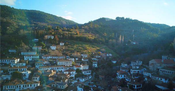 苹果版的蓝精灵
:土耳其旅行小众旅行地，甜蜜小镇希林斯小镇，邂逅地中海的浪漫